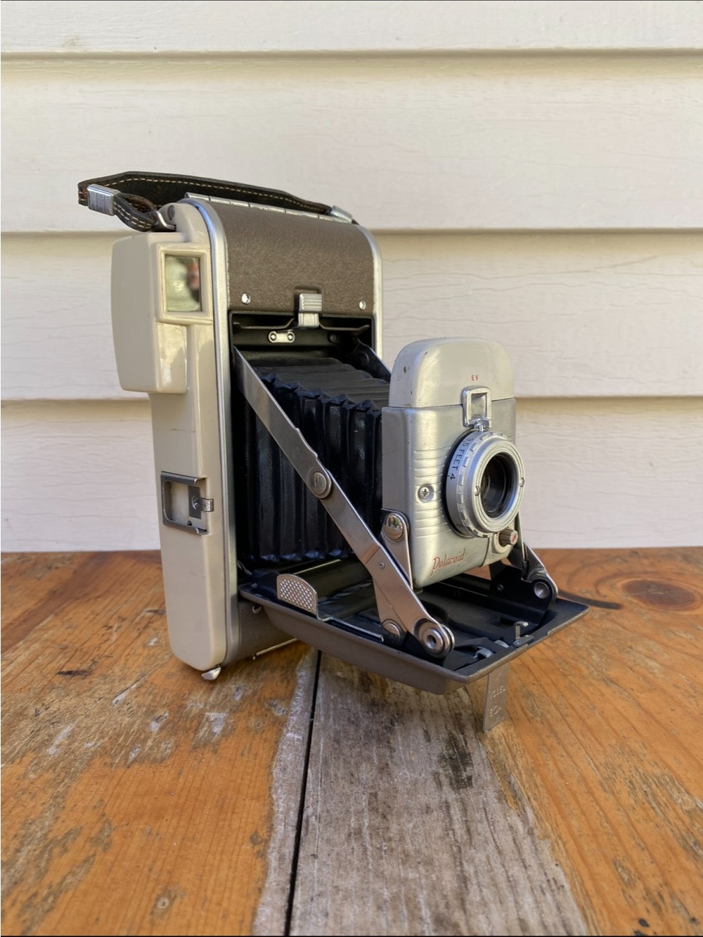 Vtg Polaroid Land Camera